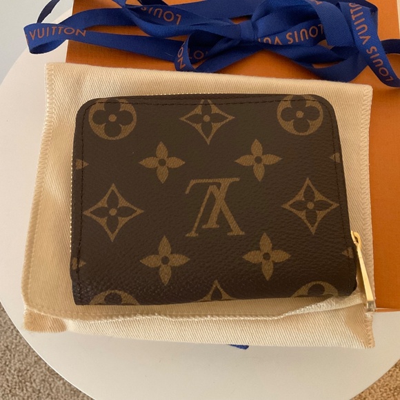 Louis Vuitton Zippy Wallet, NWT - Picture 3 of 7